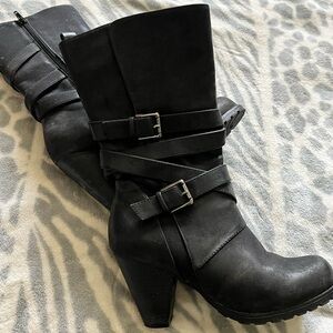 Women's Black Mid calf Boots